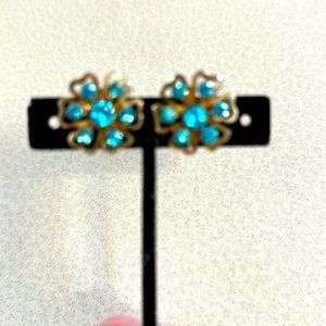 Vintage Coro gold tone blue rhinestone screw back earrings (515)